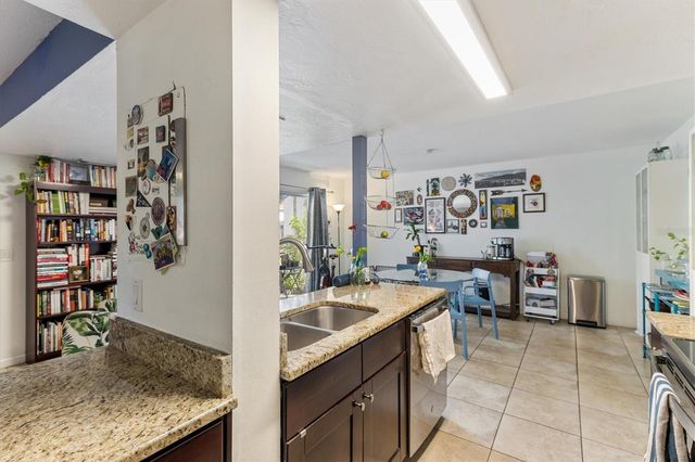903 BYRON LANE, Sarasota, FL 34243