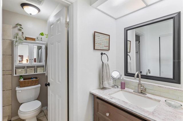 903 BYRON LANE, Sarasota, FL 34243