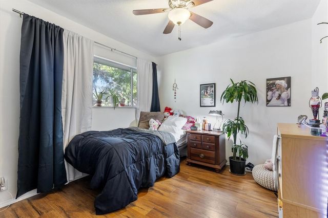 903 BYRON LANE, Sarasota, FL 34243