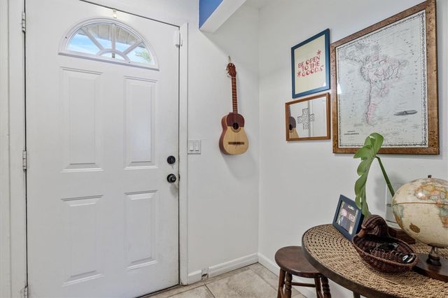 903 BYRON LANE, Sarasota, FL 34243