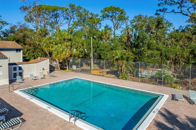 903 BYRON LANE, Sarasota, FL 34243