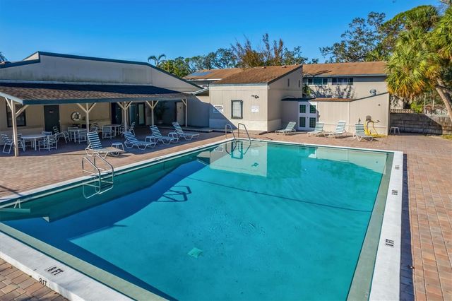 903 BYRON LANE, Sarasota, FL 34243
