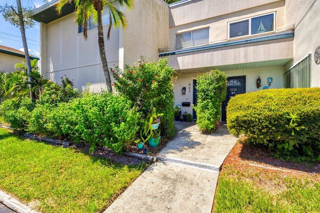 903 BYRON LANE, Sarasota, FL 34243
