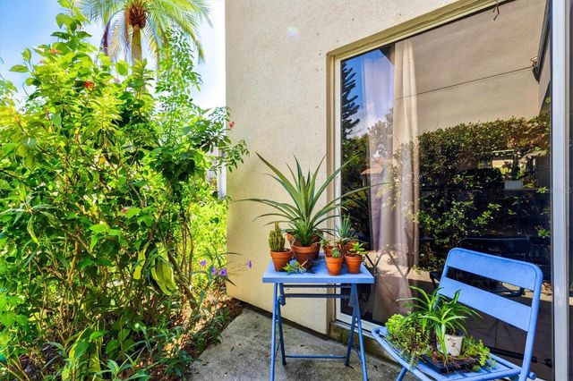 903 BYRON LANE, Sarasota, FL 34243