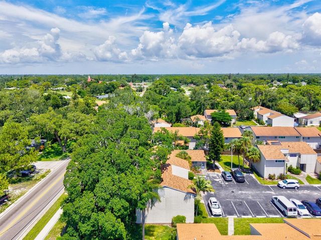 903 BYRON LANE, Sarasota, FL 34243