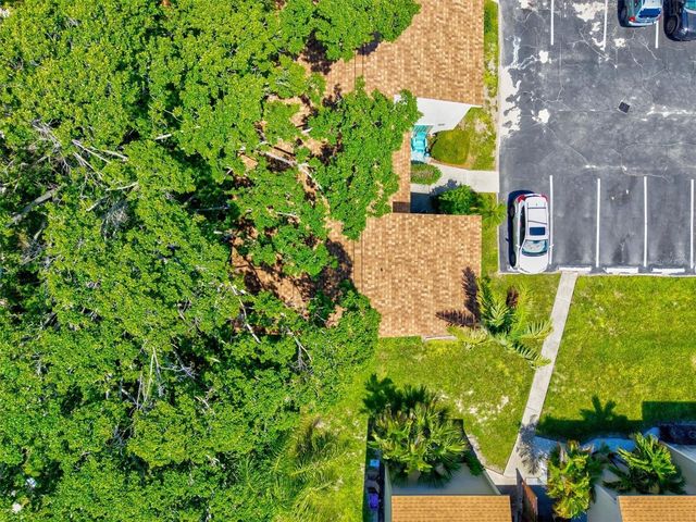 903 BYRON LANE, Sarasota, FL 34243