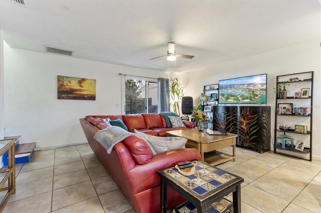903 BYRON LANE, Sarasota, FL 34243