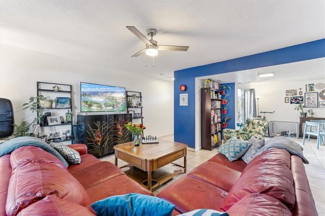 903 BYRON LANE, Sarasota, FL 34243