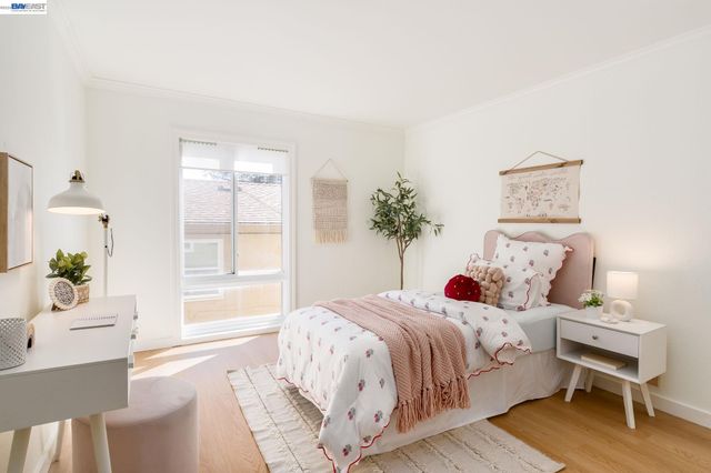 6558 Lucas Ave 202, Oakland, CA 94611