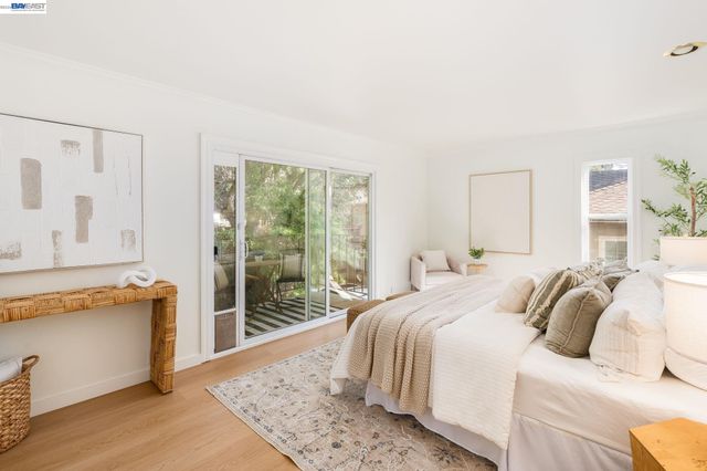 6558 Lucas Ave 202, Oakland, CA 94611