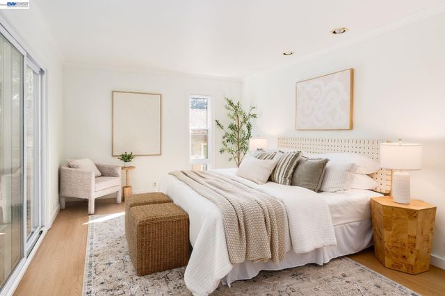 6558 Lucas Ave 202, Oakland, CA 94611