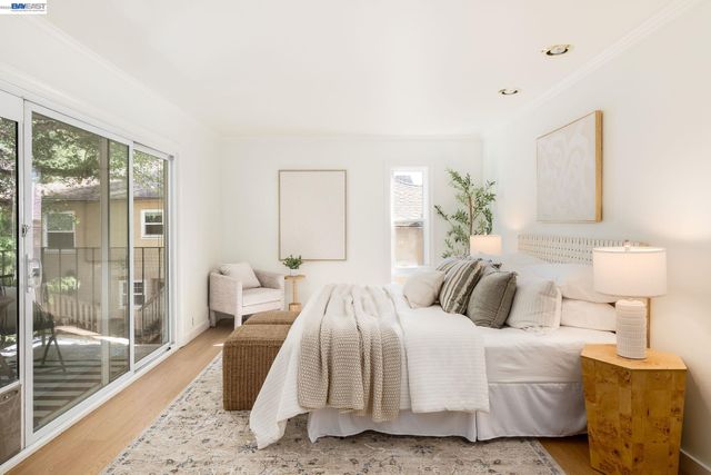 6558 Lucas Ave 202, Oakland, CA 94611