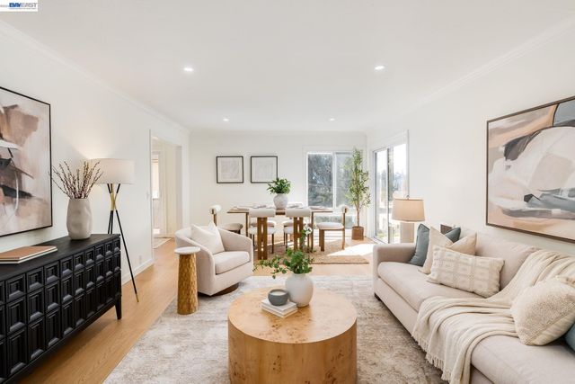 6558 Lucas Ave 202, Oakland, CA 94611