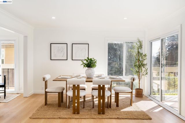 6558 Lucas Ave 202, Oakland, CA 94611