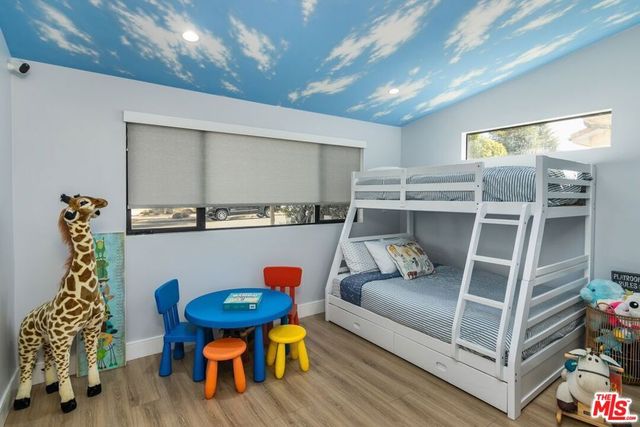 4821 Heaven Avenue, Los Angeles, CA 91364