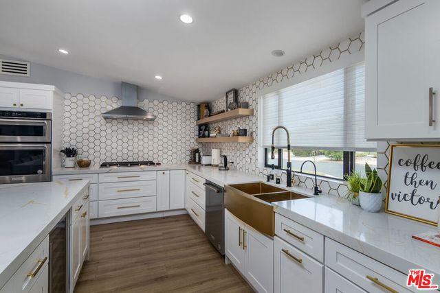 4821 Heaven Avenue, Los Angeles, CA 91364