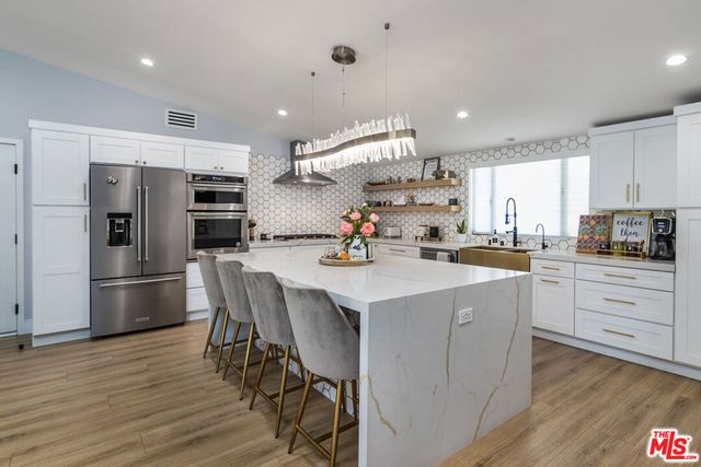 4821 Heaven Avenue, Los Angeles, CA 91364