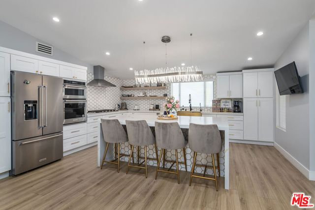 4821 Heaven Avenue, Los Angeles, CA 91364
