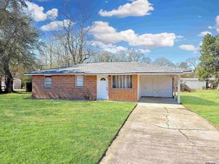 34955 Gravesbriar Dr, Denham Springs, LA 70706