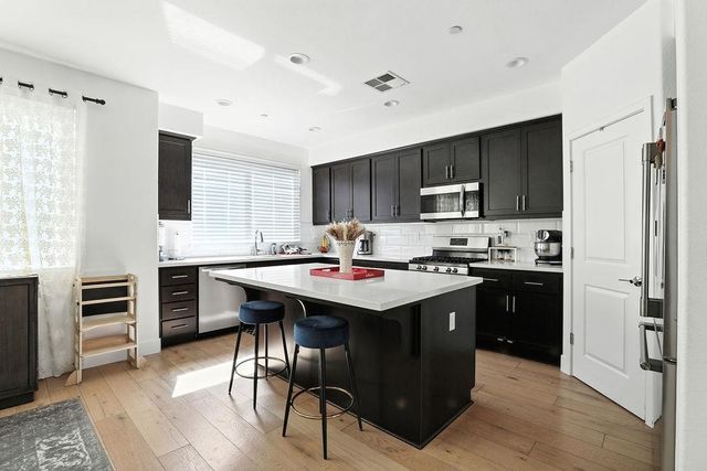 863 Lookout Street, Richmond, CA 94804