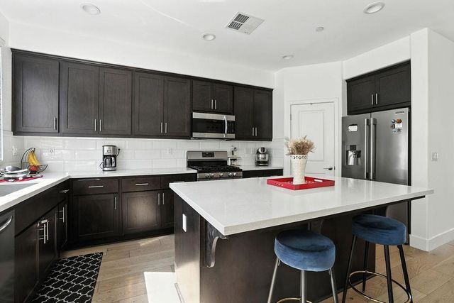 863 Lookout Street, Richmond, CA 94804