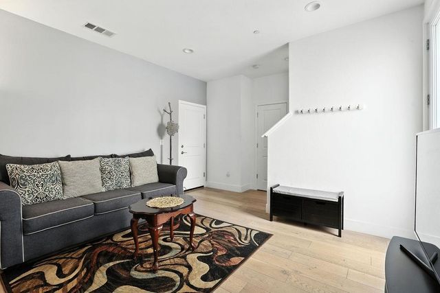 863 Lookout Street, Richmond, CA 94804