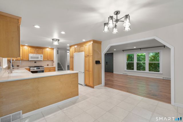 45 Edwards Road, Bethany, CT 06524