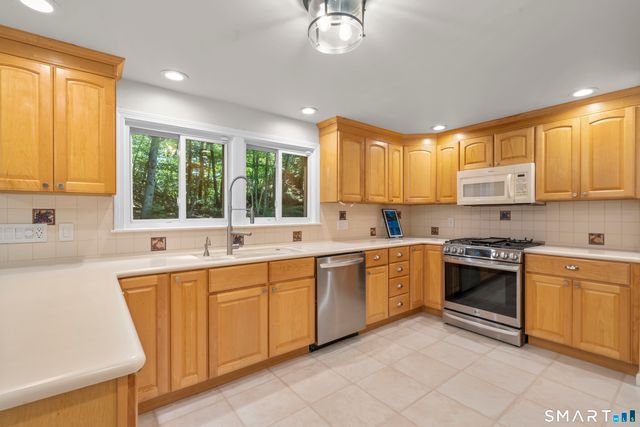45 Edwards Road, Bethany, CT 06524