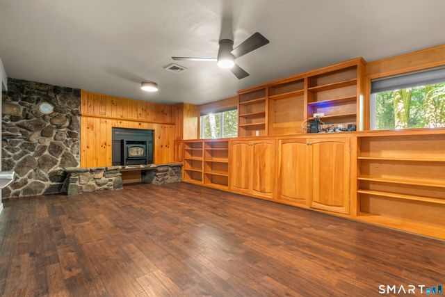 45 Edwards Road, Bethany, CT 06524