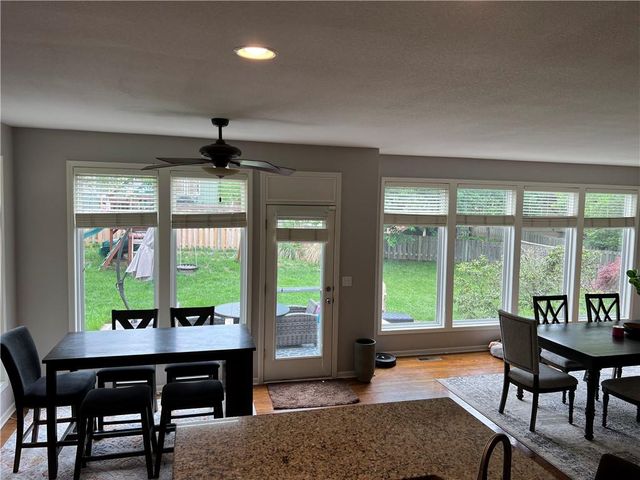 21516 W 99th Street, Lenexa, KS 66220