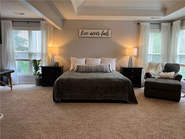 21516 W 99th Street, Lenexa, KS 66220