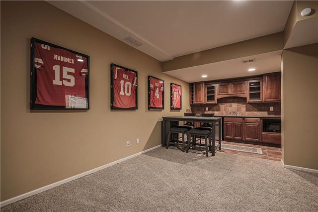 21516 W 99th Street, Lenexa, KS 66220