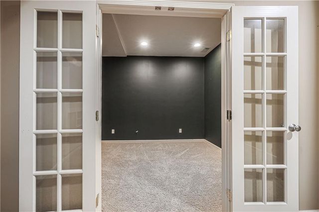 21516 W 99th Street, Lenexa, KS 66220