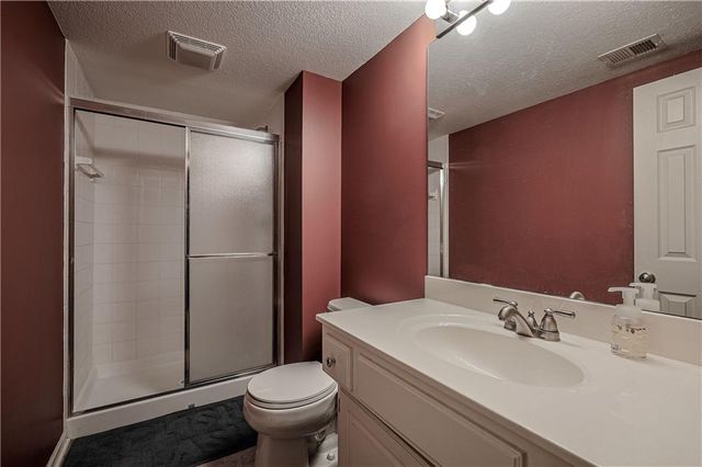 21516 W 99th Street, Lenexa, KS 66220