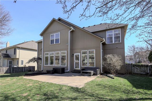 21516 W 99th Street, Lenexa, KS 66220