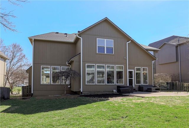 21516 W 99th Street, Lenexa, KS 66220