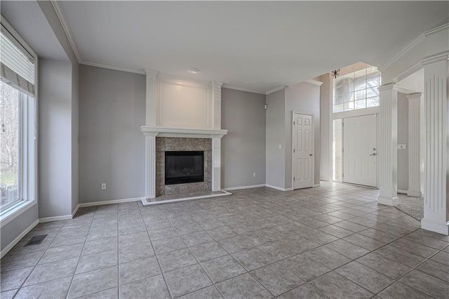 21516 W 99th Street, Lenexa, KS 66220