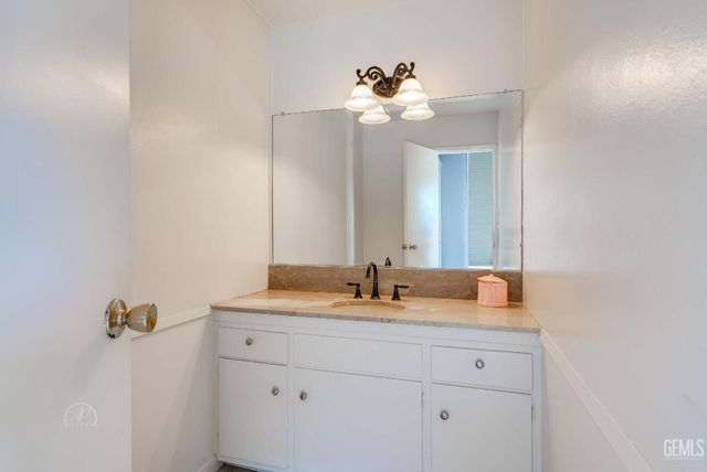 3901 Union Avenue 8, Bakersfield, CA 93305