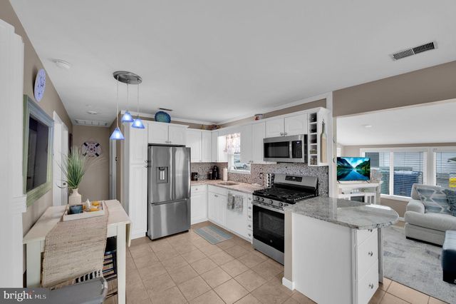 15 S PORTLAND DR, Tuckerton, NJ 08087