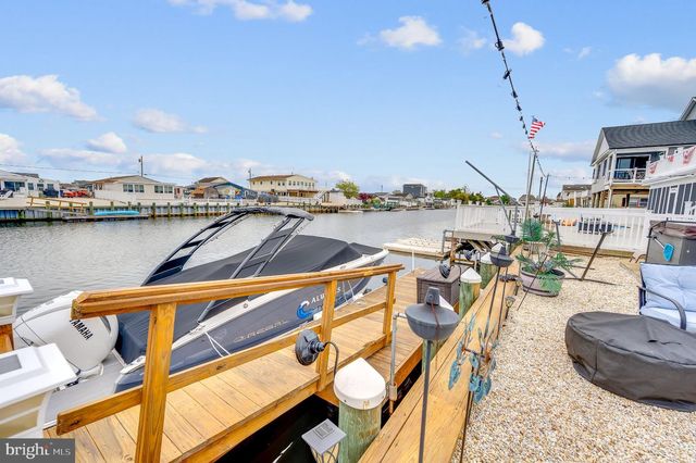 15 S PORTLAND DR, Tuckerton, NJ 08087