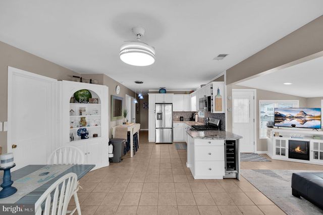 15 S PORTLAND DR, Tuckerton, NJ 08087