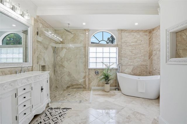 18740 WIMBLEDON CIRCLE, Lutz, FL 33558