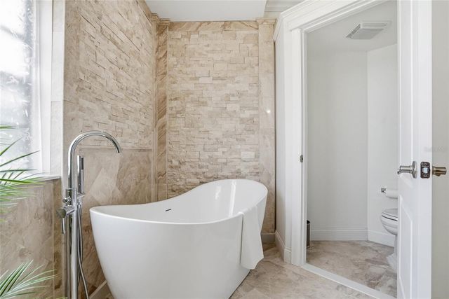 18740 WIMBLEDON CIRCLE, Lutz, FL 33558