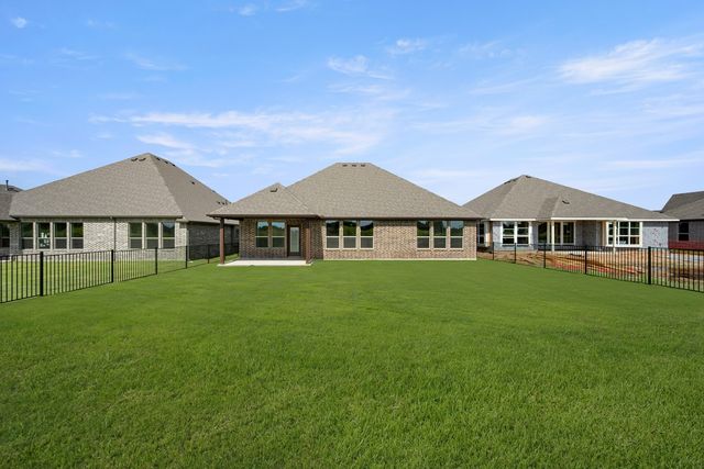 373 Paddle Boat Drive, Granbury, TX 76049