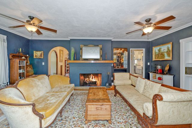 41 Hamilton Avenue, Elgin, IL 60123