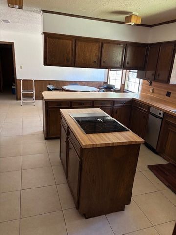 7985 N Lakeshore Drive, Shreveport, LA 71107