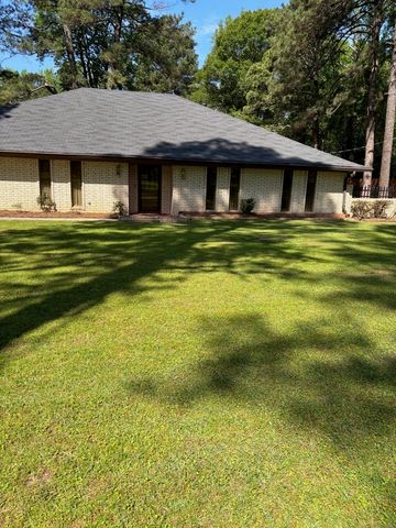 7985 N Lakeshore Drive, Shreveport, LA 71107