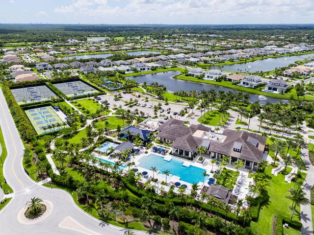 10562 Northbrook Circle, Palm Beach Gardens, FL 33412