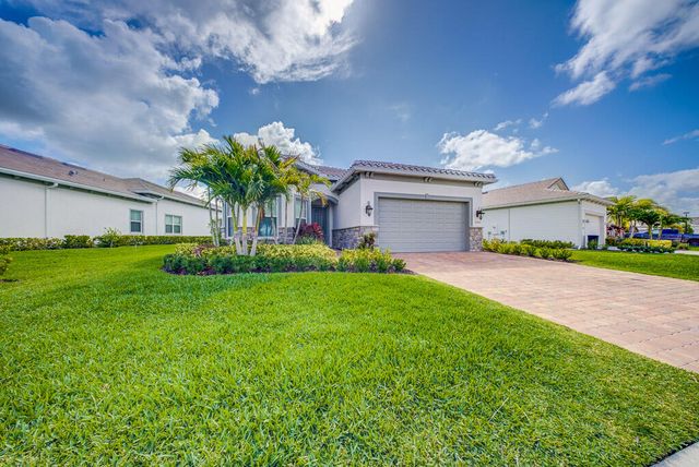 10562 Northbrook Circle, Palm Beach Gardens, FL 33412