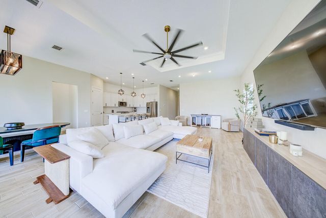 10562 Northbrook Circle, Palm Beach Gardens, FL 33412